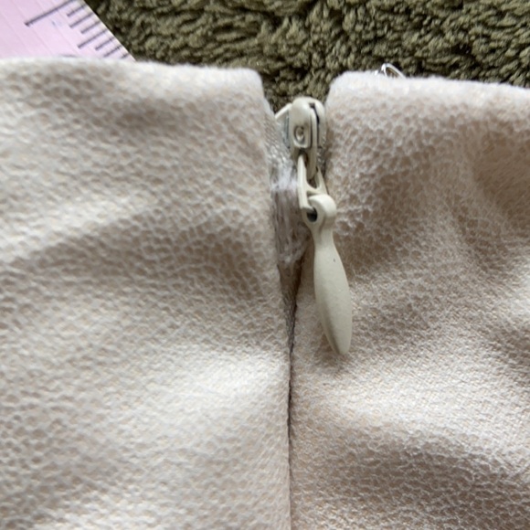 Forever 22 Cream Ivory Vegan Leather Mini Skirt Laser Cutouts Scalloped Hem Sz12 - Picture 12 of 15